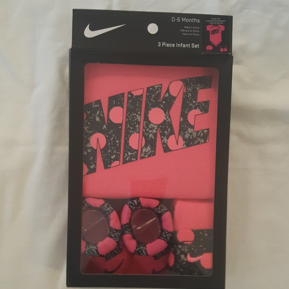 Nike 3PC Infant Set 0-6 Month